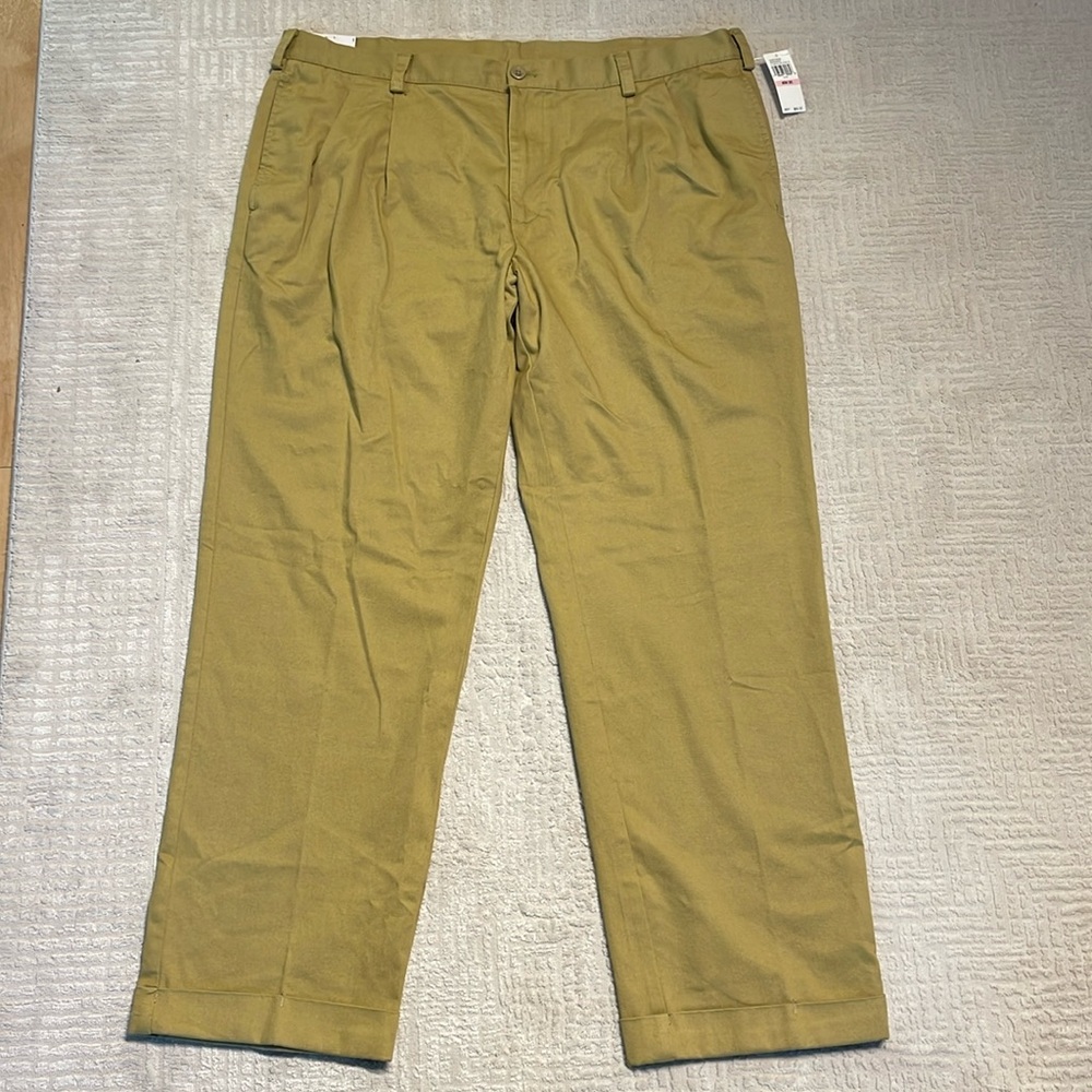 NWT Izod Classic Chino 40x32 dress pants / pantsuit